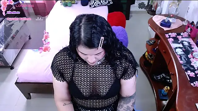 Snapshot of lufek23 chatting on February 27, 1:49 pm lufek23 online show from February 27, 1:49 pm