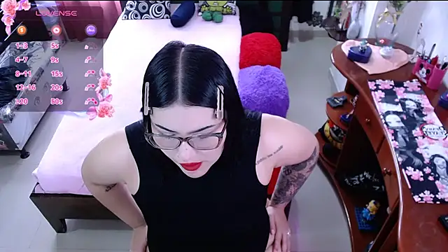 Snapshot of lufek23 chatting on February 28, 2:20 pm lufek23 online show from February 28, 2:20 pm