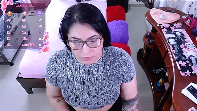 Snapshot of lufek23 chatting on March 5, 3:40 pm lufek23 online show from March 5, 3:40 pm