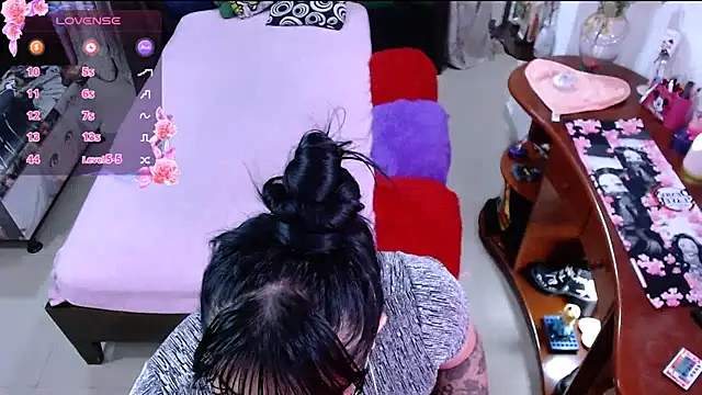 Snapshot of lufek23 chatting on March 7, 12:04 am lufek23 online show from March 7, 12:04 am