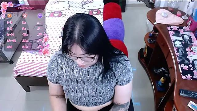 Snapshot of lufek23 chatting on March 14, 5:35 pm lufek23 online show from March 14, 5:35 pm