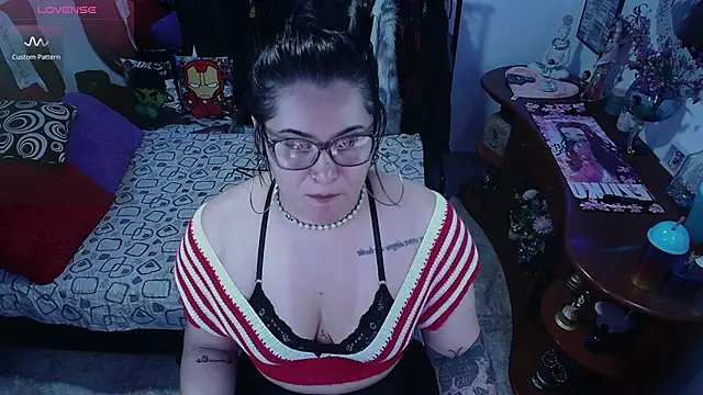 Snapshot of lufek23 chatting on September 19, 12:02 am lufek23 online show from September 19, 12:02 am