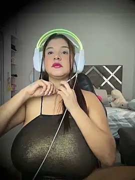 Snapshot of ValleryParker chatting on November 20, 9:36 pm ValleryParker online show from November 20, 9:36 pm