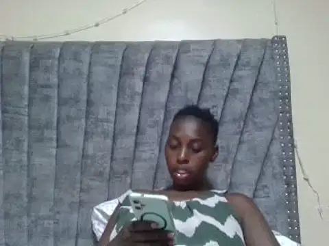 Snapshot of Dizzydose chatting on June 11, 5:00 pm Dizzydose online show from June 11, 5:00 pm