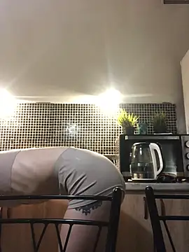 LeyaJohnson online show from December 7, 6:26 pm