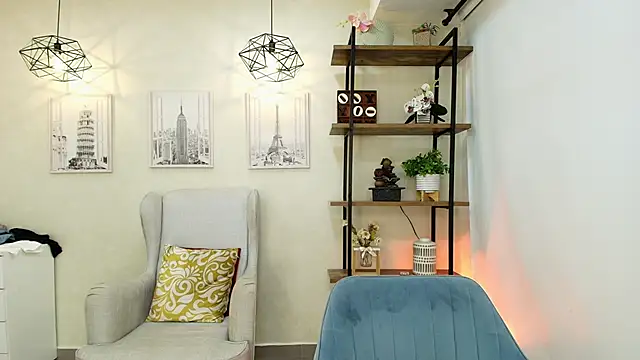 Snapshot of Sassy--Girl chatting on June 14, 8:00 pm Sassy--Girl online show from June 14, 8:00 pm