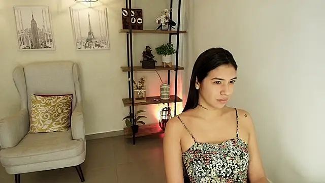Snapshot of Sassy--Girl chatting on June 15, 7:05 pm Sassy--Girl online show from June 15, 7:05 pm