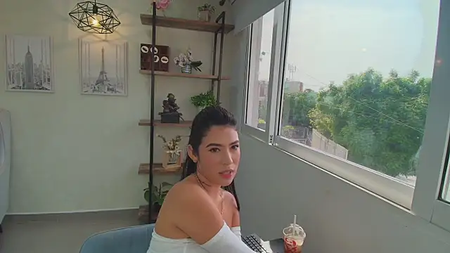 Snapshot of Sassy--Girl chatting on July 12, 1:46 pm Sassy--Girl online show from July 12, 1:46 pm