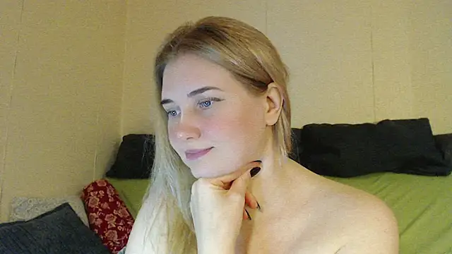 mmmPinUpGirl online show from October 29, 5:58 pm