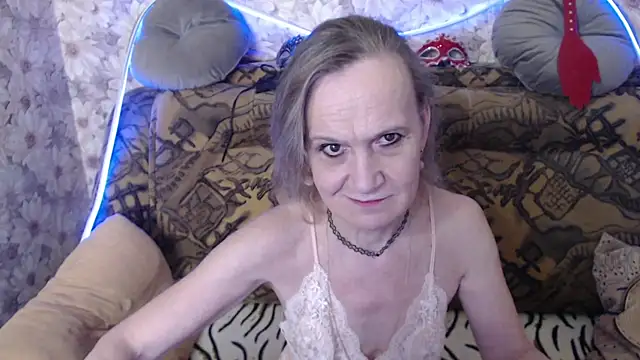 Snapshot of MissBekker chatting on July 6, 10:12 pm MissBekker online show from July 6, 10:12 pm