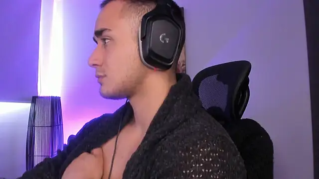 AlexRivera6 online show from December 24, 6:28 pm