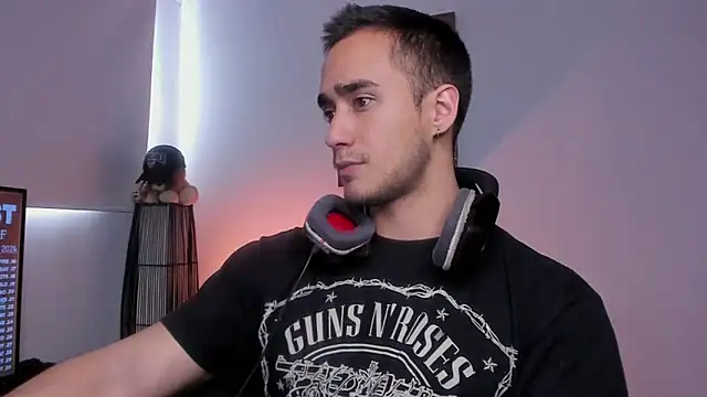 AlexRivera6 online show from February 3, 8:35 pm