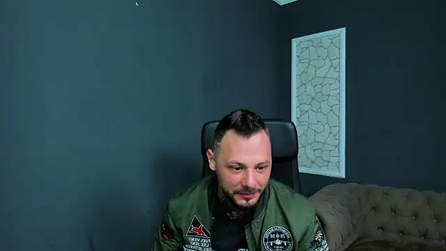 Snapshot of BrianHunts chatting on May 23, 4:18 am BrianHunts online show from May 23, 4:18 am