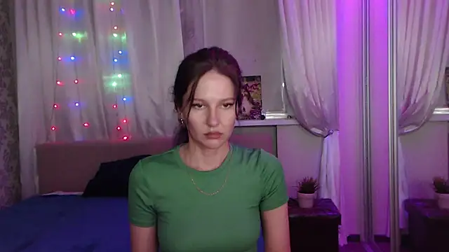 Snapshot of Zlata888 chatting on June 24, 2:27 pm Zlata888 online show from June 24, 2:27 pm