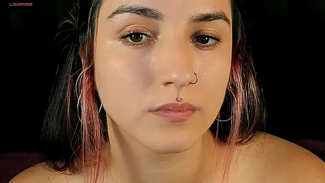 Snapshot of Daphne_Moss chatting on June 18, 1:15 pm Daphne Moss online show from June 18, 1:15 pm