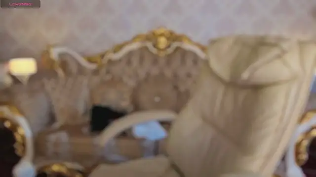 Snapshot of Daphne_Moss chatting on July 12, 12:51 pm Daphne Moss online show from July 12, 12:51 pm