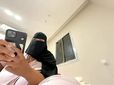 Snapshot of Submissive_Arab chatting on December 20, 10:39 pm Submissive Arab online show from December 20, 10:39 pm