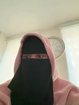 Snapshot of Submissive_Arab chatting on May 17, 5:20 pm Submissive Arab online show from May 17, 5:20 pm