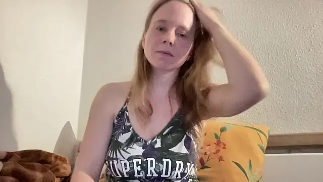 SweetLucy96 online show from March 11, 3:23 pm