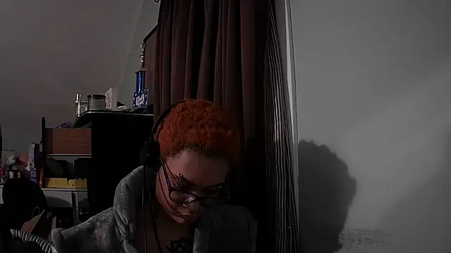 nickytheehawtie online show from April 30, 12:50 am