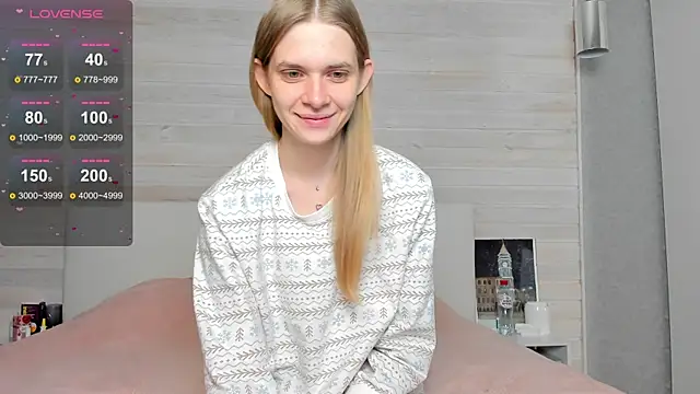 molly hunt  online show from December 10, 3:30 am