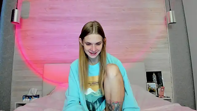 molly hunt  online show from December 5, 5:16 am