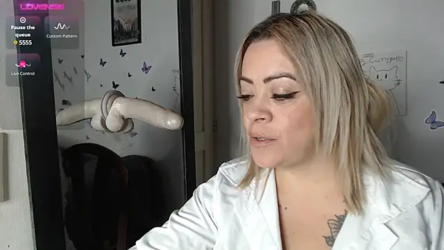 Snapshot of LIila28six chatting on January 23, 11:47 pm LIila28six online show from January 23, 11:47 pm