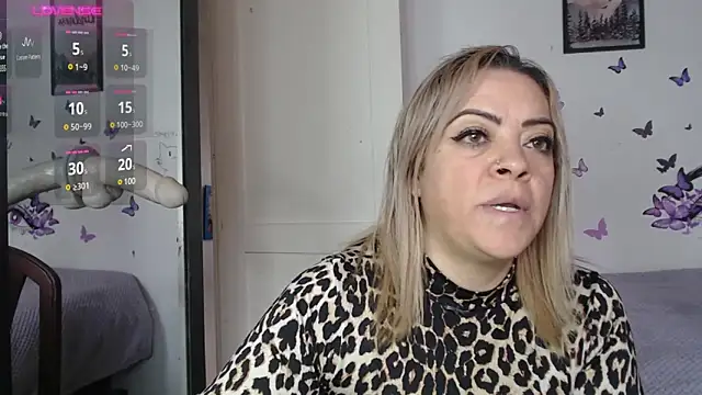 Snapshot of LIila28six chatting on January 28, 4:41 pm LIila28six online show from January 28, 4:41 pm