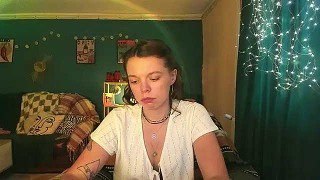 Snapshot of ClancyMorissey chatting on June 8, 5:24 pm ClancyMorissey online show from June 8, 5:24 pm