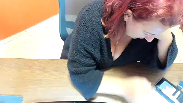 Snapshot of NikkiHolland chatting on May 9, 8:41 am NikkiHolland online show from May 9, 8:41 am