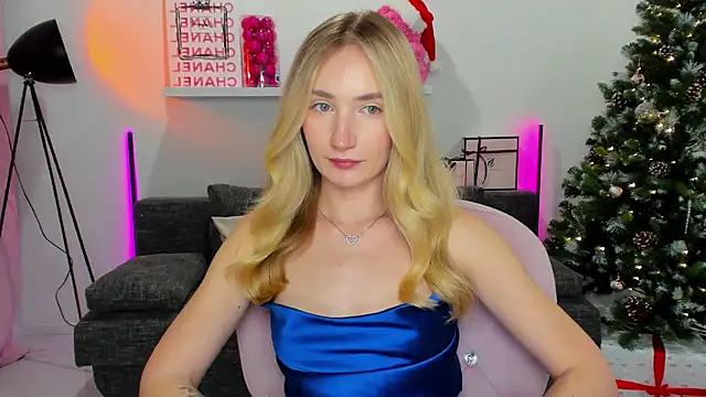 bella  rose online show from December 23, 7:30 pm