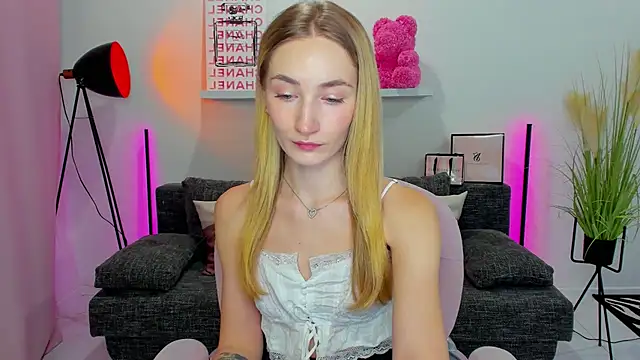 bella  rose online show from February 26, 1:08 pm