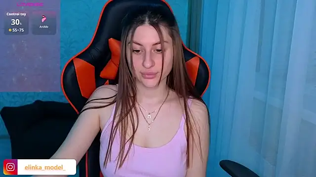 Snapshot of Elishka_ chatting on June 1, 8:43 pm Elishka online show from June 1, 8:43 pm