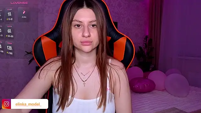 Snapshot of Elishka_ chatting on August 3, 8:56 pm Elishka online show from August 3, 8:56 pm