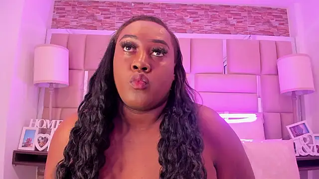 ShaniaBrownn online show from March 11, 7:42 pm