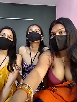Snapshot of cutee__crazy chatting on May 3, 1:39 pm cutee crazy online show from May 3, 1:39 pm