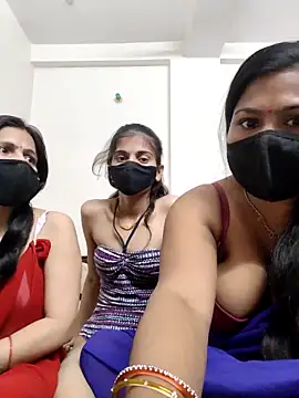 Snapshot of cutee__crazy chatting on May 9, 1:49 pm cutee crazy online show from May 9, 1:49 pm