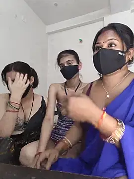Snapshot of cutee__crazy chatting on May 15, 1:51 pm cutee crazy online show from May 15, 1:51 pm