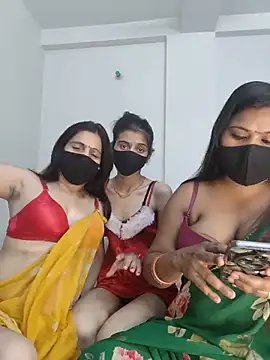 Snapshot of cutee__crazy chatting on May 20, 2:12 pm cutee crazy online show from May 20, 2:12 pm