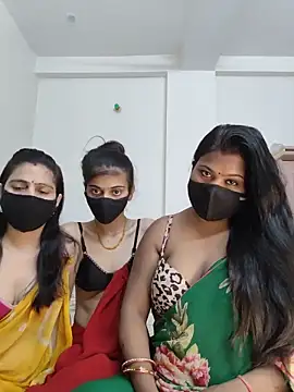 Snapshot of cutee__crazy chatting on May 28, 1:52 pm cutee crazy online show from May 28, 1:52 pm