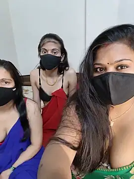 Snapshot of cutee__crazy chatting on May 30, 1:52 pm cutee crazy online show from May 30, 1:52 pm
