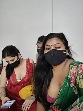 Snapshot of cutee__crazy chatting on June 8, 2:06 pm cutee crazy online show from June 8, 2:06 pm