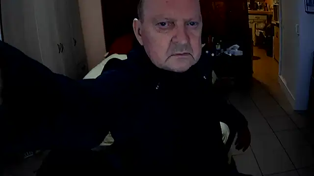 Snapshot of passifsoumis1963 chatting on November 9, 7:01 pm passifsoumis1963 online show from November 9, 7:01 pm