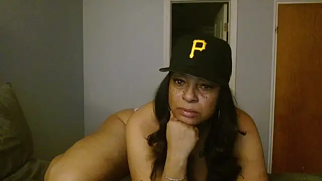 MSweetLindaParks online show from March 12, 10:38 pm