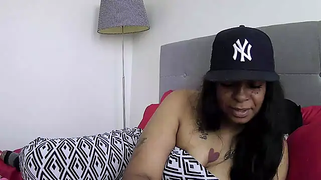Snapshot of MSweetLindaParks chatting on June 11, 2:15 pm MSweetLindaParks online show from June 11, 2:15 pm