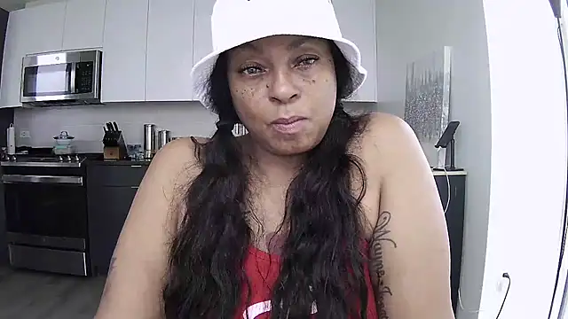 MSweetLindaParks online show from July 21, 5:48 pm