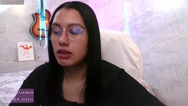 Snapshot of LauraRuiz1 chatting on June 5, 10:48 pm LauraRuiz1 online show from June 5, 10:48 pm