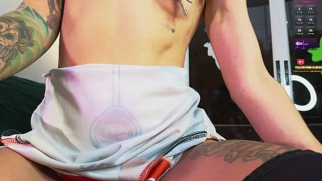 Snapshot of Evangelyne_1 chatting on October 25, 3:51 pm Evangelyne 1 online show from October 25, 3:51 pm