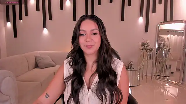 ToriCrossX online show from February 7, 1:32 pm