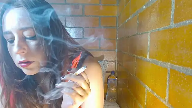 Snapshot of jenniferS_ chatting on February 19, 1:12 am jenniferS online show from February 19, 1:12 am